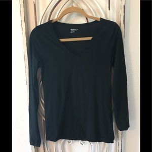 EUC v Neck Top from Gapbody